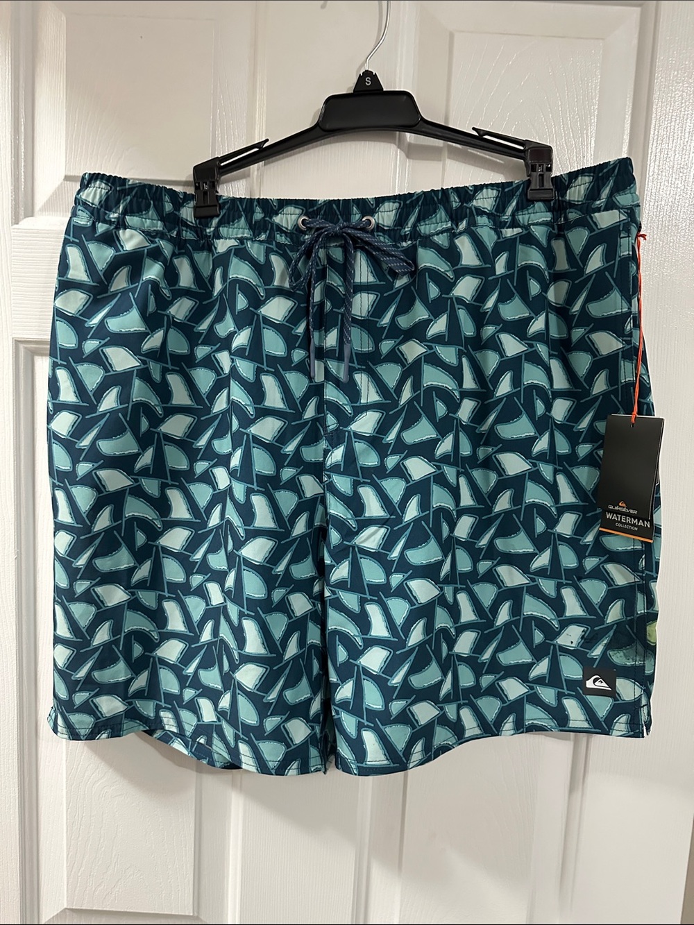 Quiksilver Men’s Teal Sailboat Pattern swim Shorts
